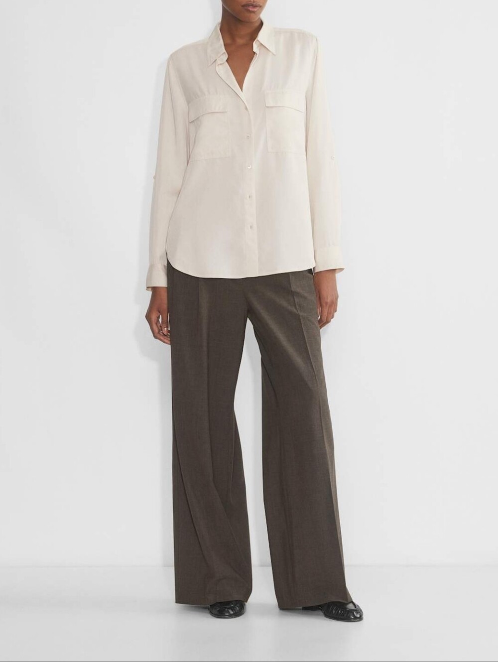 ARITZIA Babaton Utility Shirt Sz Medium Color matte pearl